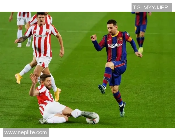 巴萨与塞维利亚第9轮精彩对决全场录像回放与精彩瞬间分析 巴萨与塞维利亚第9轮精彩对决全场录像回放与精彩瞬间分析